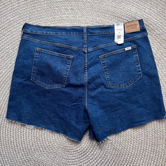 Signature Levi Strauss Hi Rise 5" Shorts Sz 24 - Picture 3 of 4